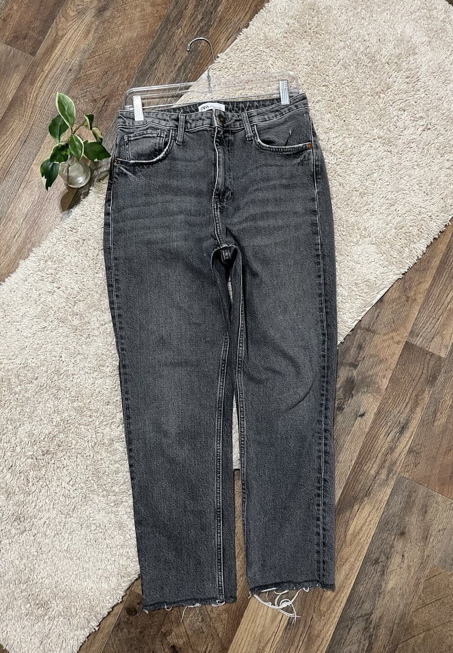 Zara Size 10 Gray Whiskered Raw Frayed Hem High-Rise Straight Leg Jeans